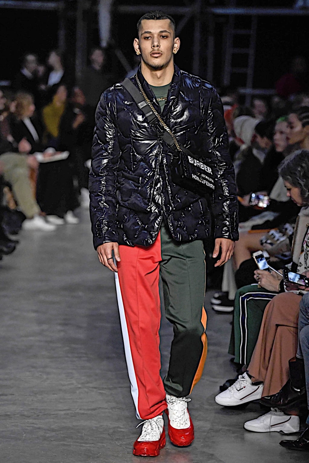Fashion Week London Fall/Winter 2019 look 9 from the Burberry collection 男装