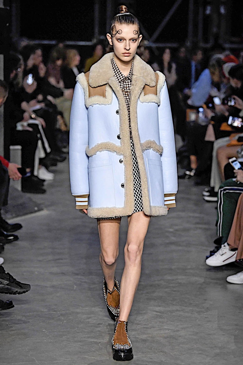 Fashion Week London Fall/Winter 2019 look 34 from the Burberry collection 女装