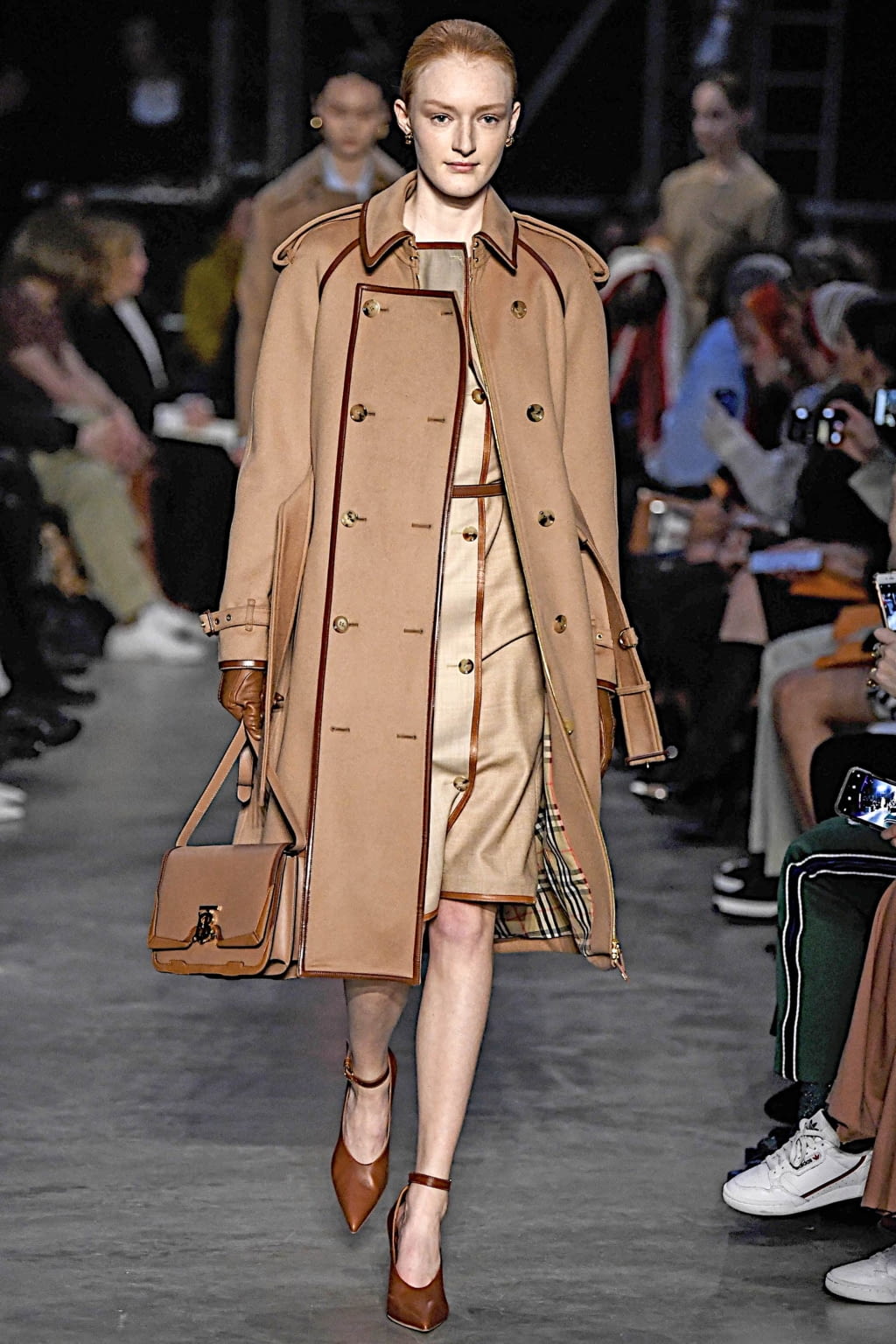 Fashion Week London Fall/Winter 2019 look 49 from the Burberry collection womenswear