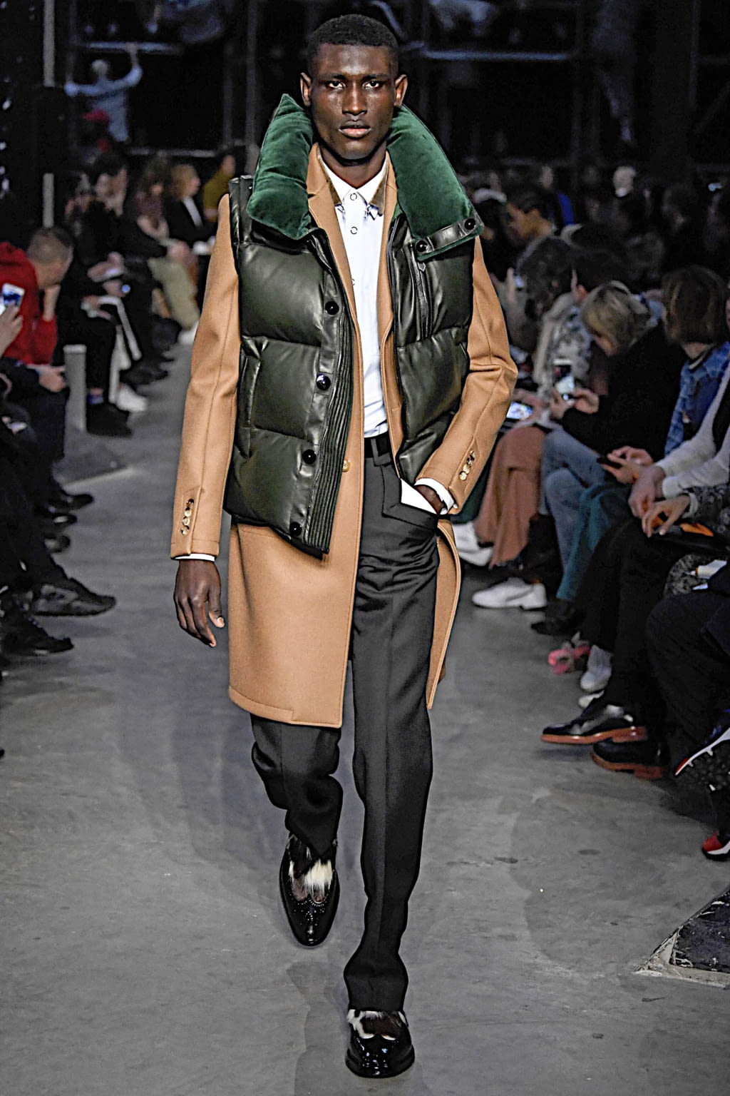 Fashion Week London Fall/Winter 2019 look 58 from the Burberry collection 男装