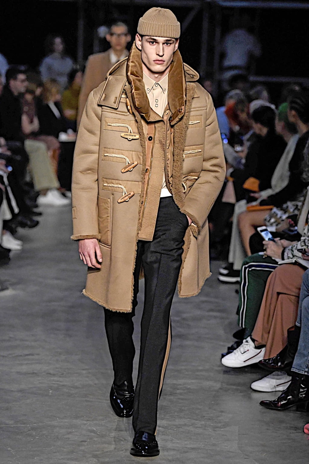 Fashion Week London Fall/Winter 2019 look 94 from the Burberry collection 男装