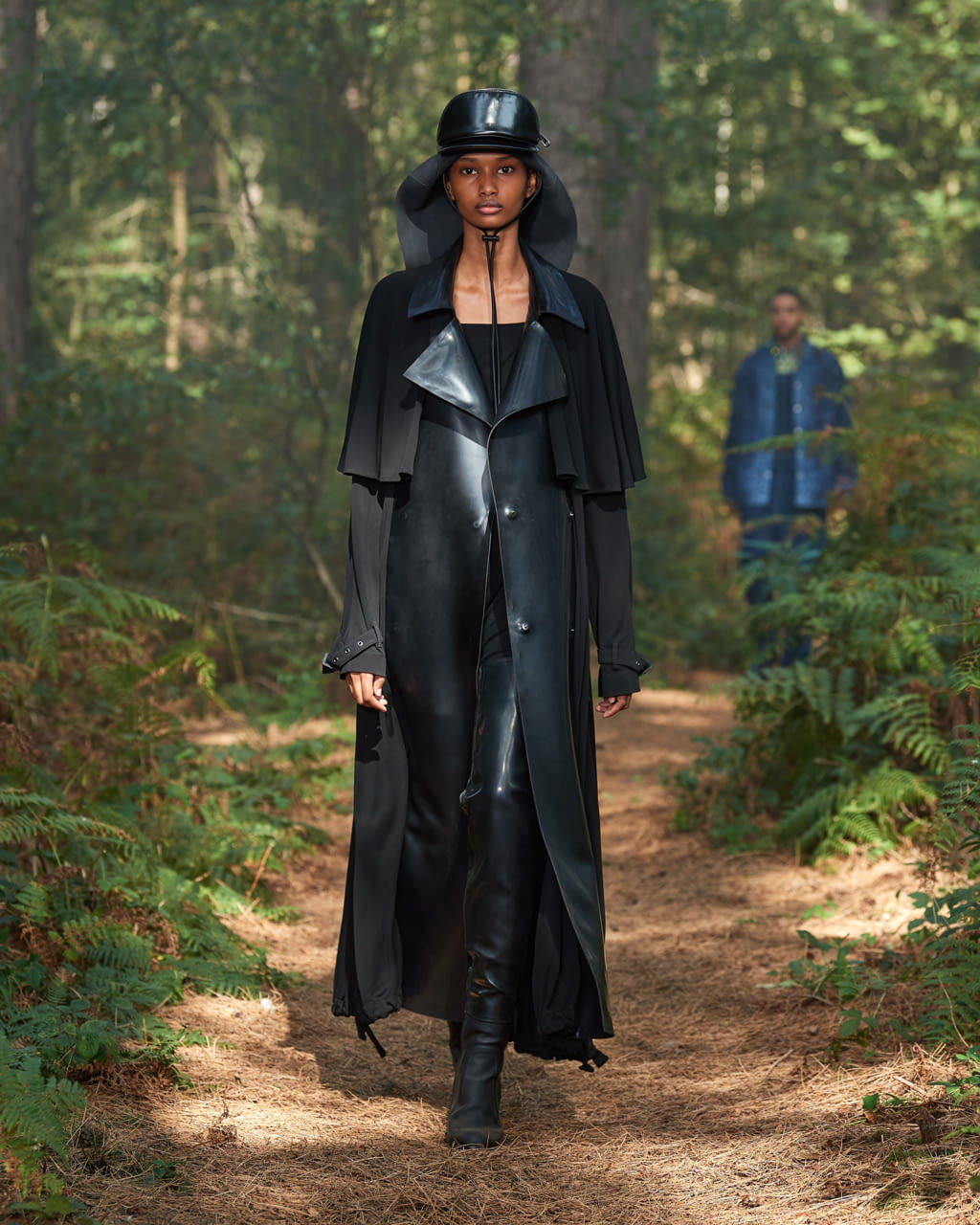Fashion Week London Spring/Summer 2021 look 15 from the Burberry collection 女装