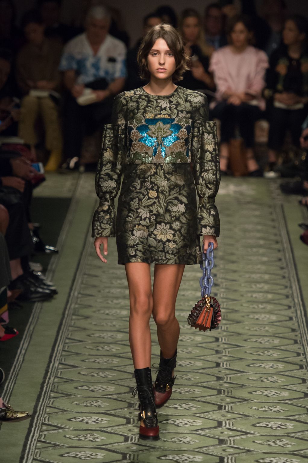 Fashion Week London Fall/Winter 2016 look 2 de la collection Burberry womenswear