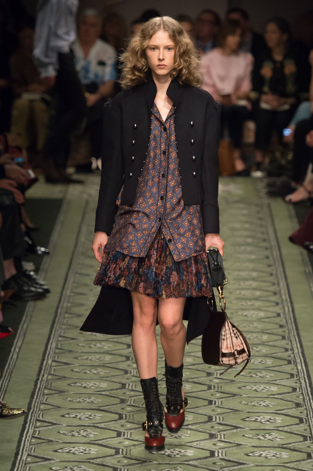 Fashion Week London Fall/Winter 2016 look 9 from the Burberry collection womenswear