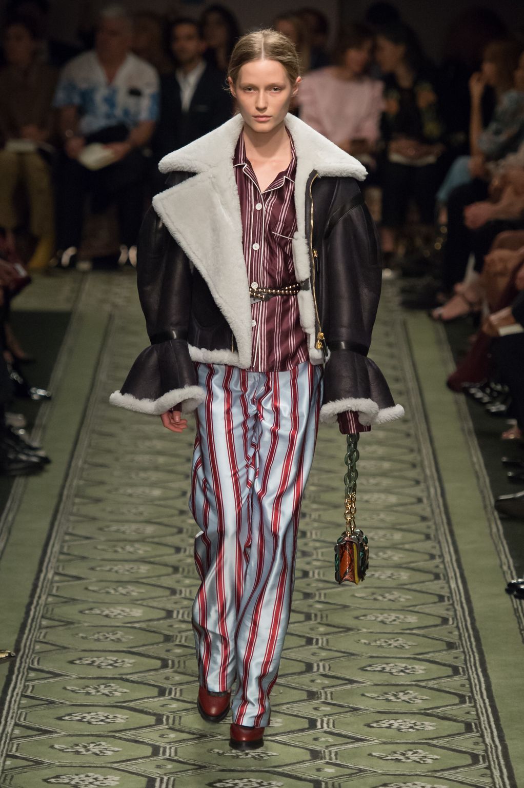 Fashion Week London Fall/Winter 2016 look 11 from the Burberry collection womenswear