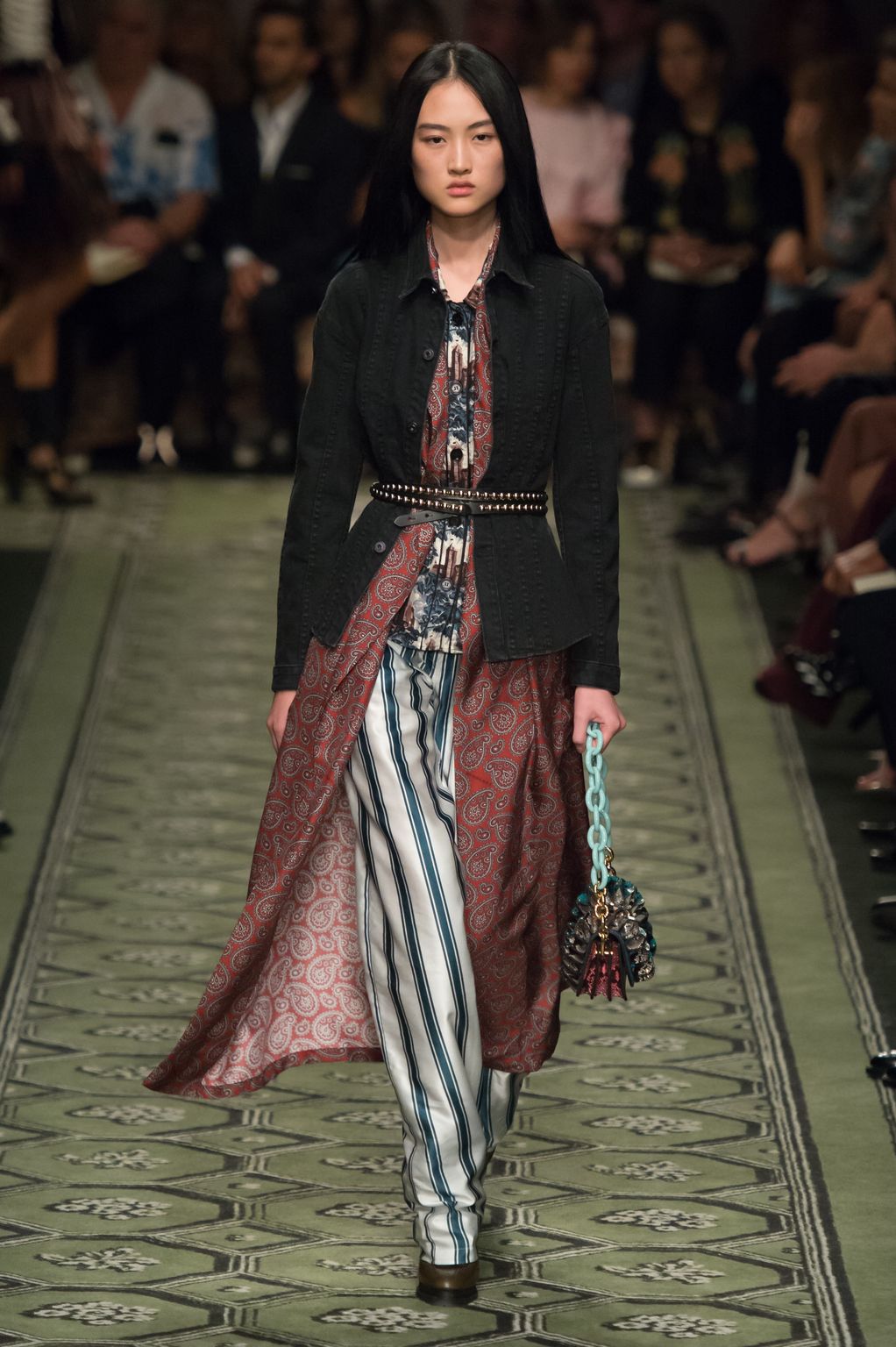 Fashion Week London Fall/Winter 2016 look 18 from the Burberry collection womenswear