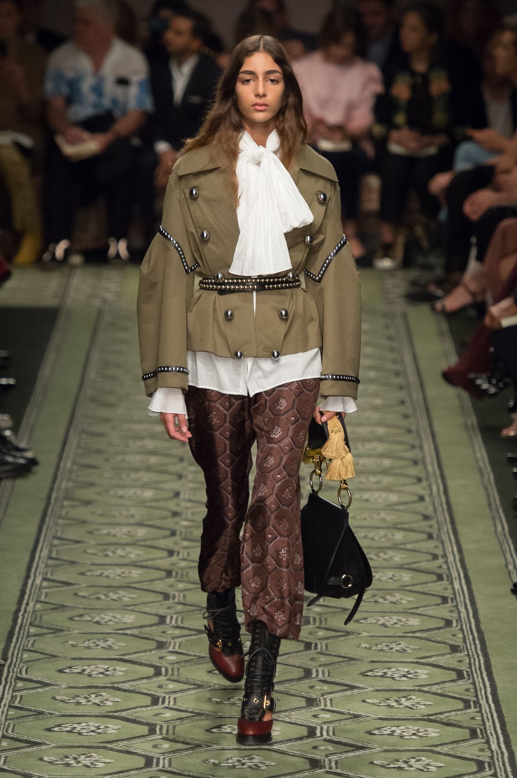 Fashion Week London Fall/Winter 2016 look 23 from the Burberry collection 女装