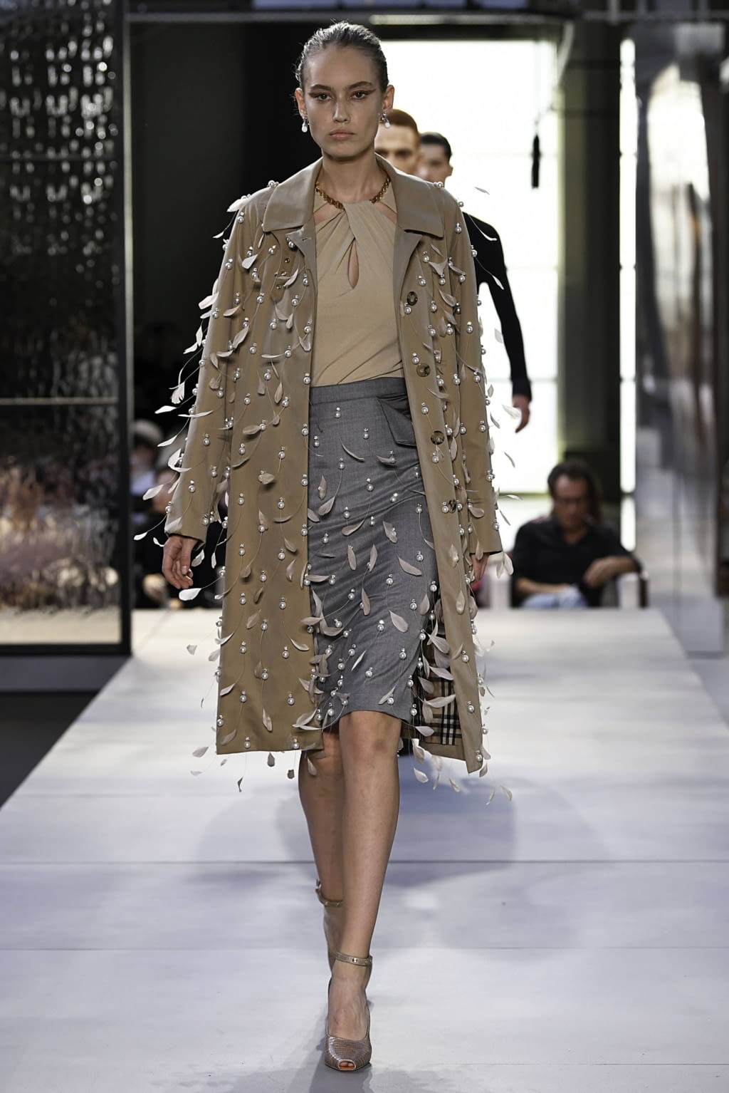 Fashion Week London Spring/Summer 2019 look 44 from the Burberry collection womenswear