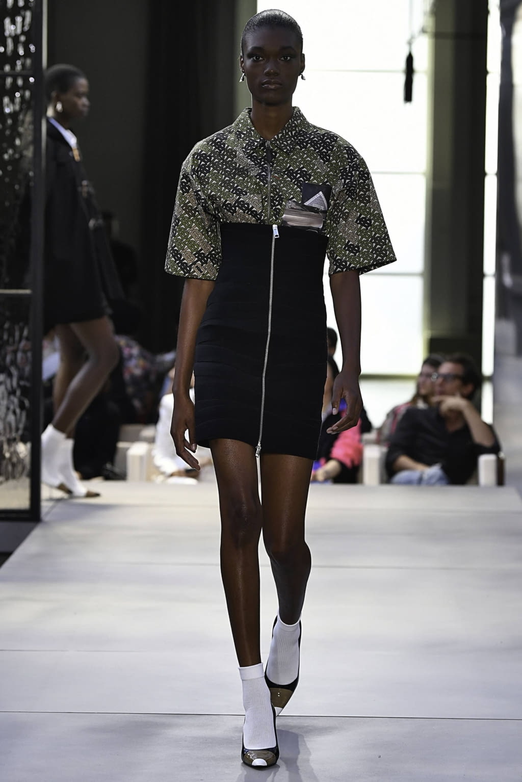 Fashion Week London Spring/Summer 2019 look 73 from the Burberry collection womenswear