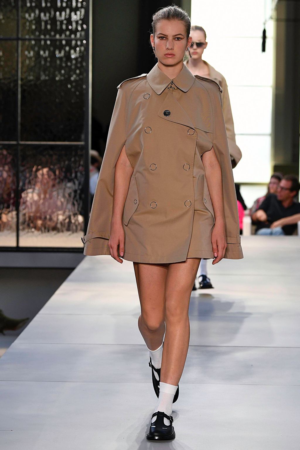 Fashion Week London Spring/Summer 2019 look 82 from the Burberry collection womenswear