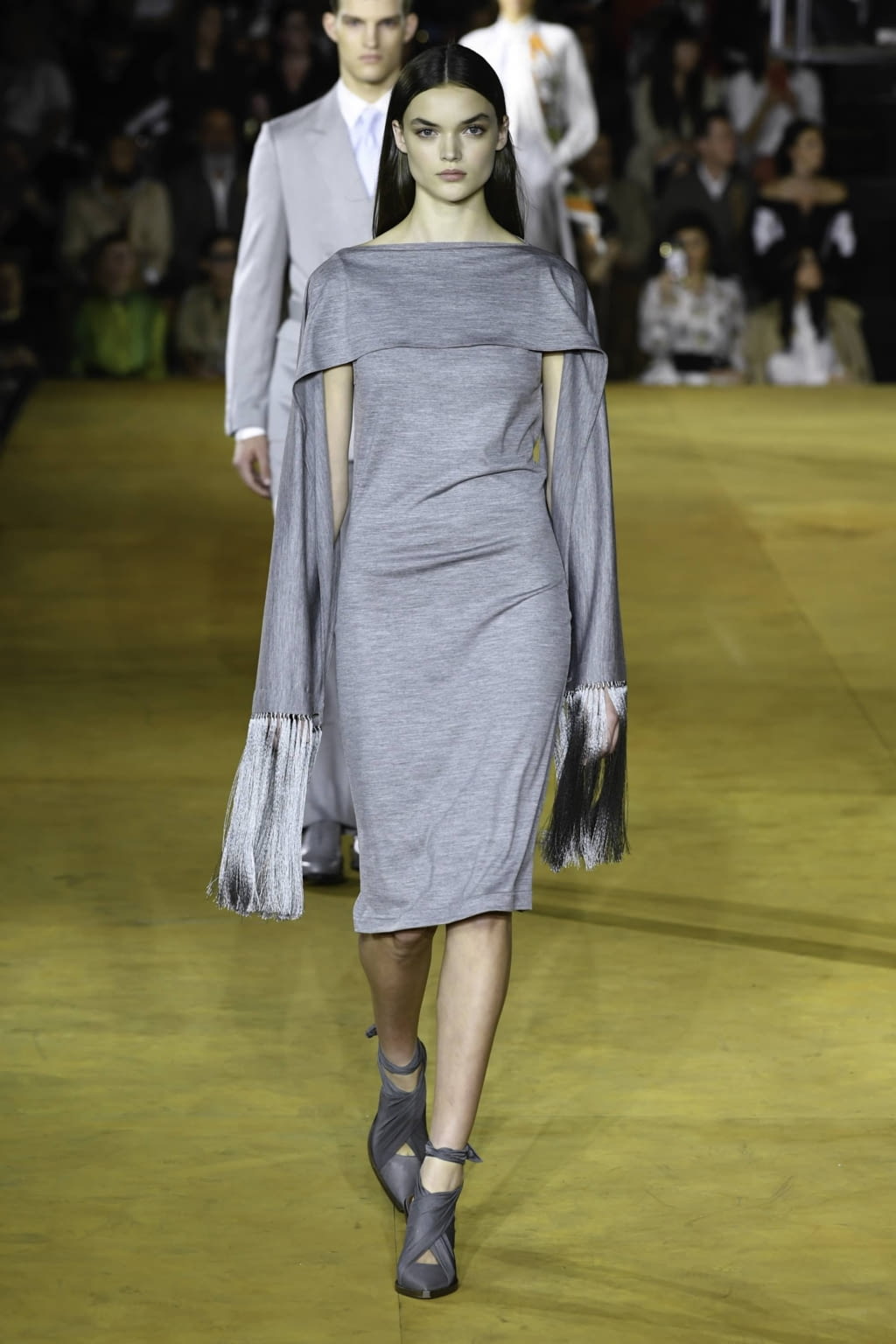 Fashion Week London Spring/Summer 2020 look 8 from the Burberry collection womenswear