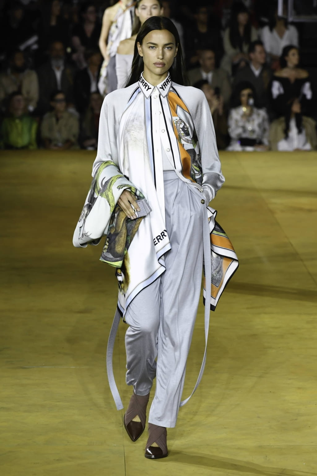Fashion Week London Spring/Summer 2020 look 10 from the Burberry collection 女装
