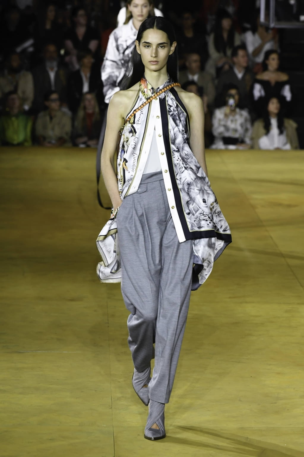 Fashion Week London Spring/Summer 2020 look 12 from the Burberry collection womenswear