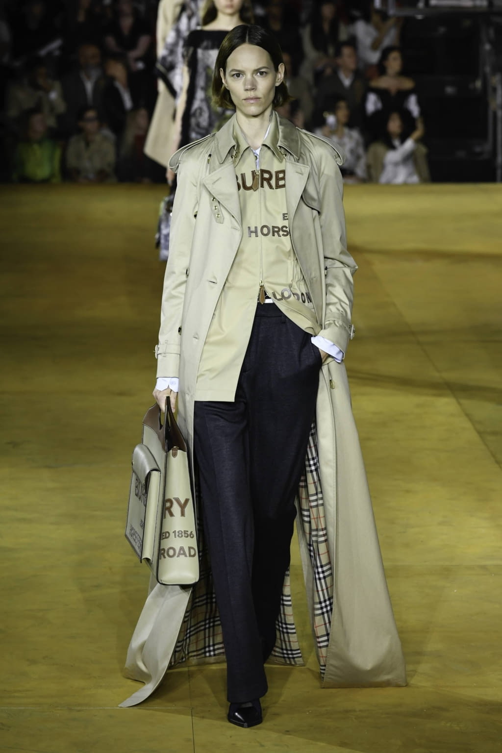 Fashion Week London Spring/Summer 2020 look 16 from the Burberry collection womenswear