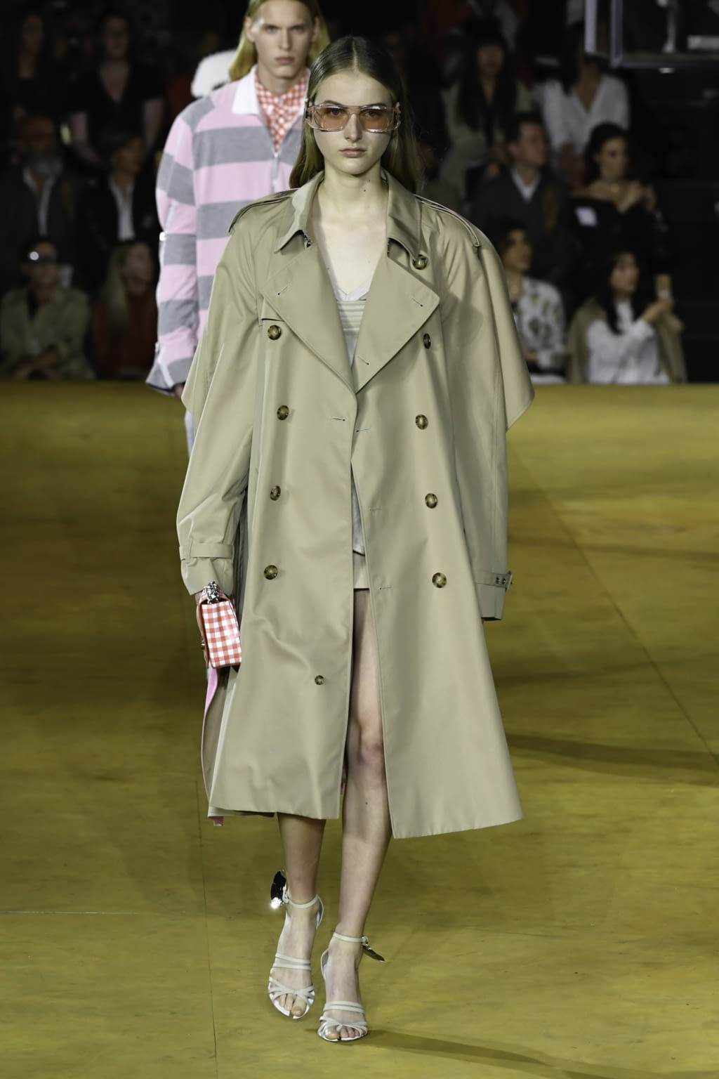 Fashion Week London Spring/Summer 2020 look 88 from the Burberry collection 女装