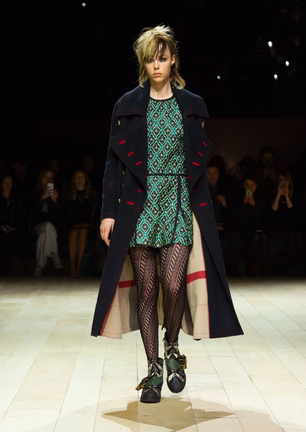 Fashion Week London Fall/Winter 2016 look 83 from the Burberry collection 女装