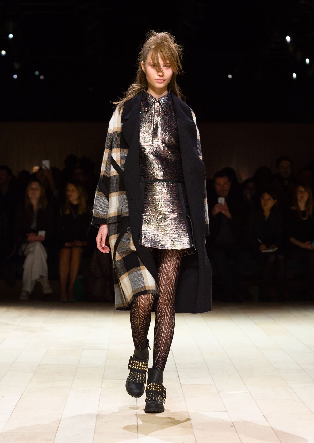 Fashion Week London Fall/Winter 2016 look 95 from the Burberry collection womenswear