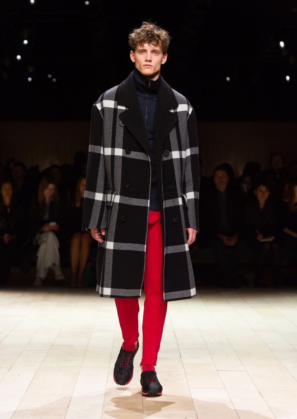 Fashion Week London Fall/Winter 2016 look 99 from the Burberry collection womenswear