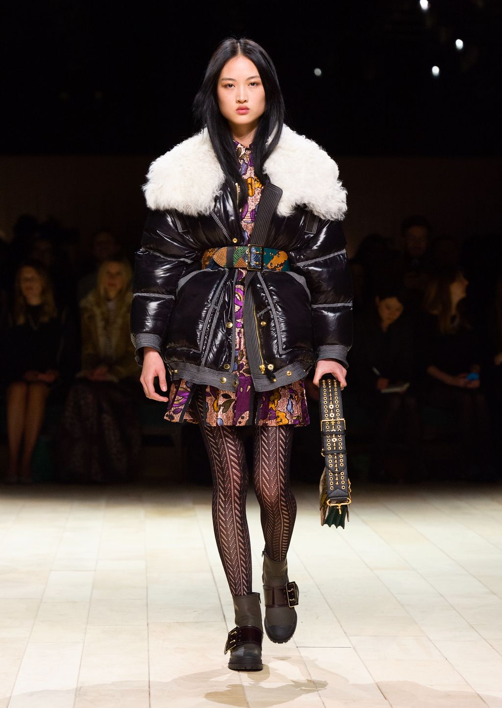 Fashion Week London Fall/Winter 2016 look 100 from the Burberry collection 女装