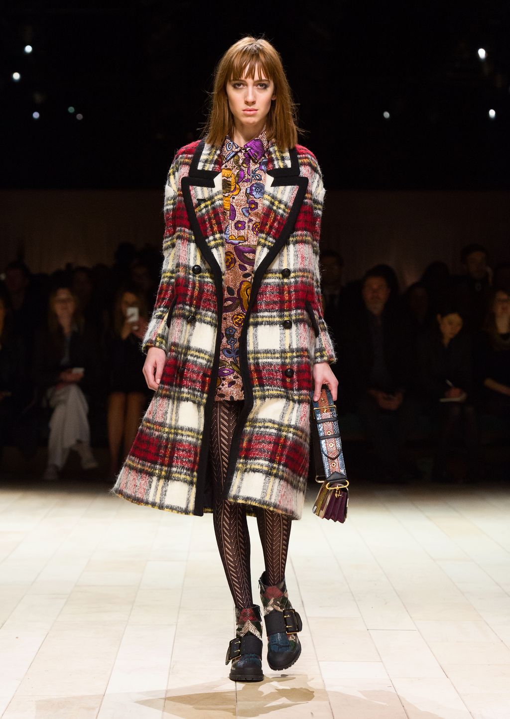 Fashion Week London Fall/Winter 2016 look 102 from the Burberry collection womenswear