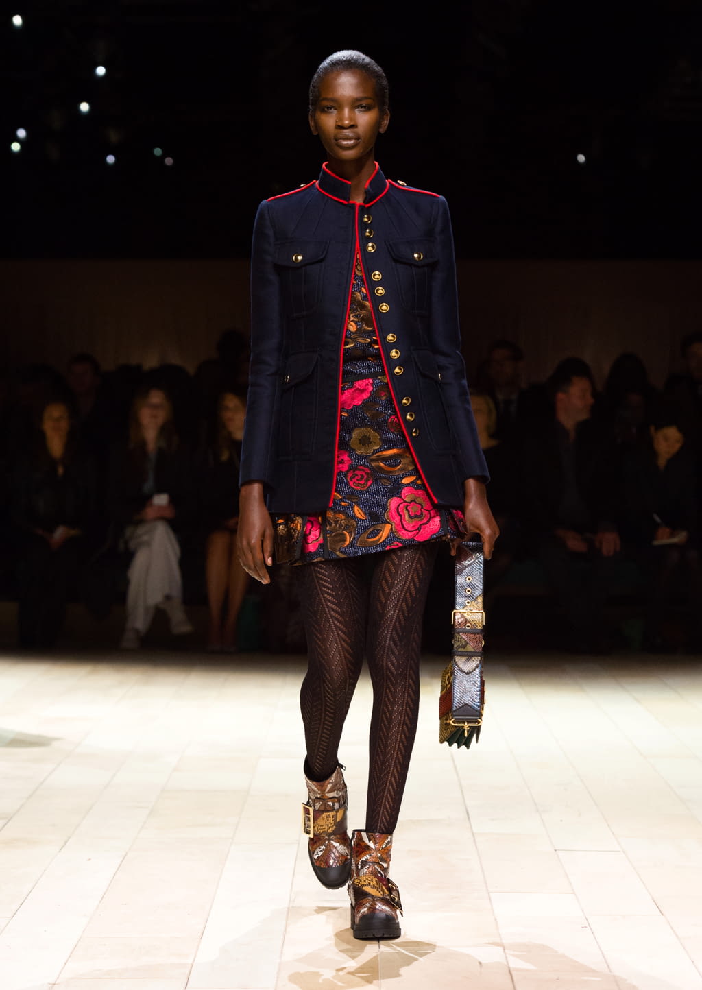Fashion Week London Fall/Winter 2016 look 106 from the Burberry collection womenswear
