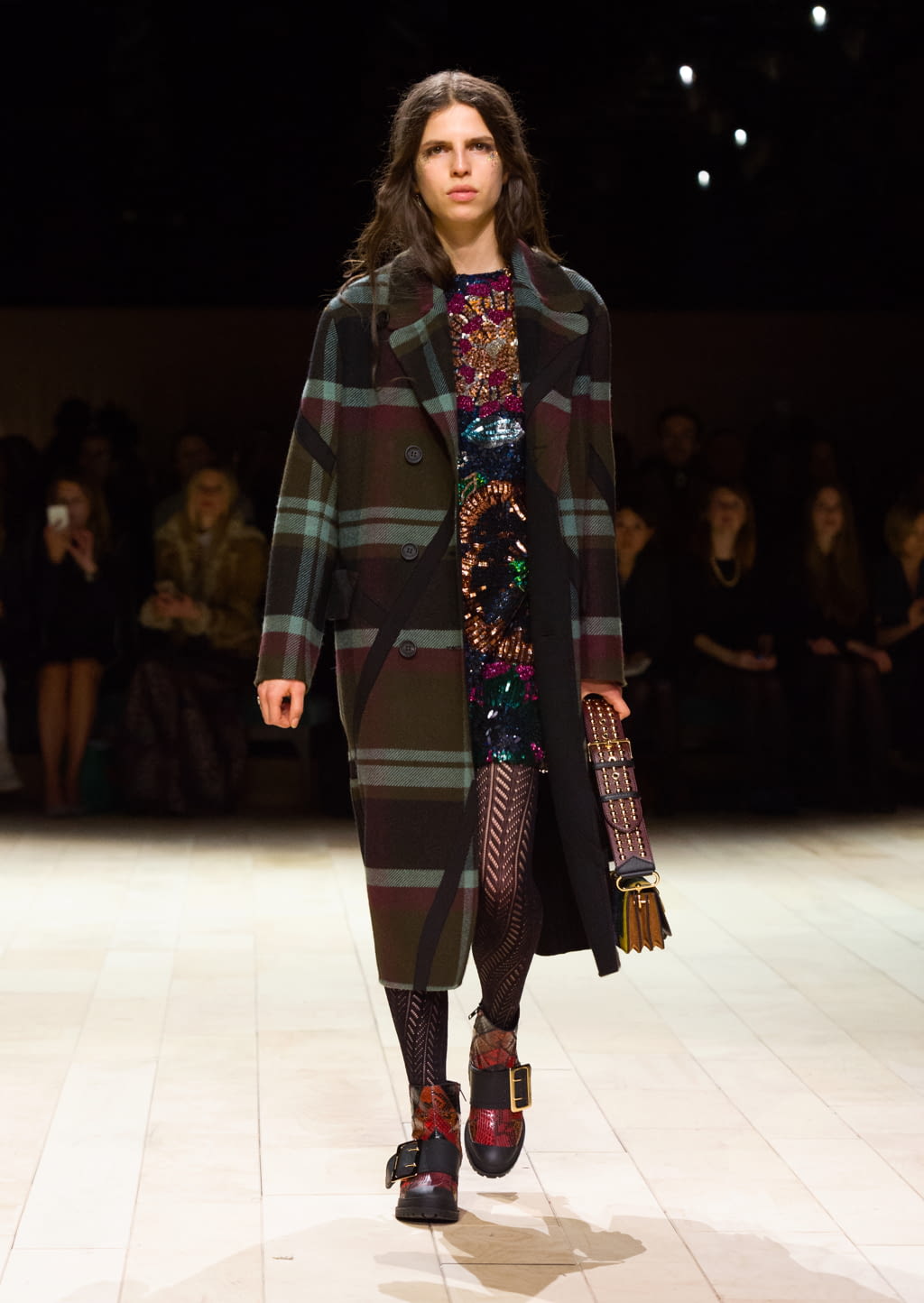 Fashion Week London Fall/Winter 2016 look 87 from the Burberry collection 女装