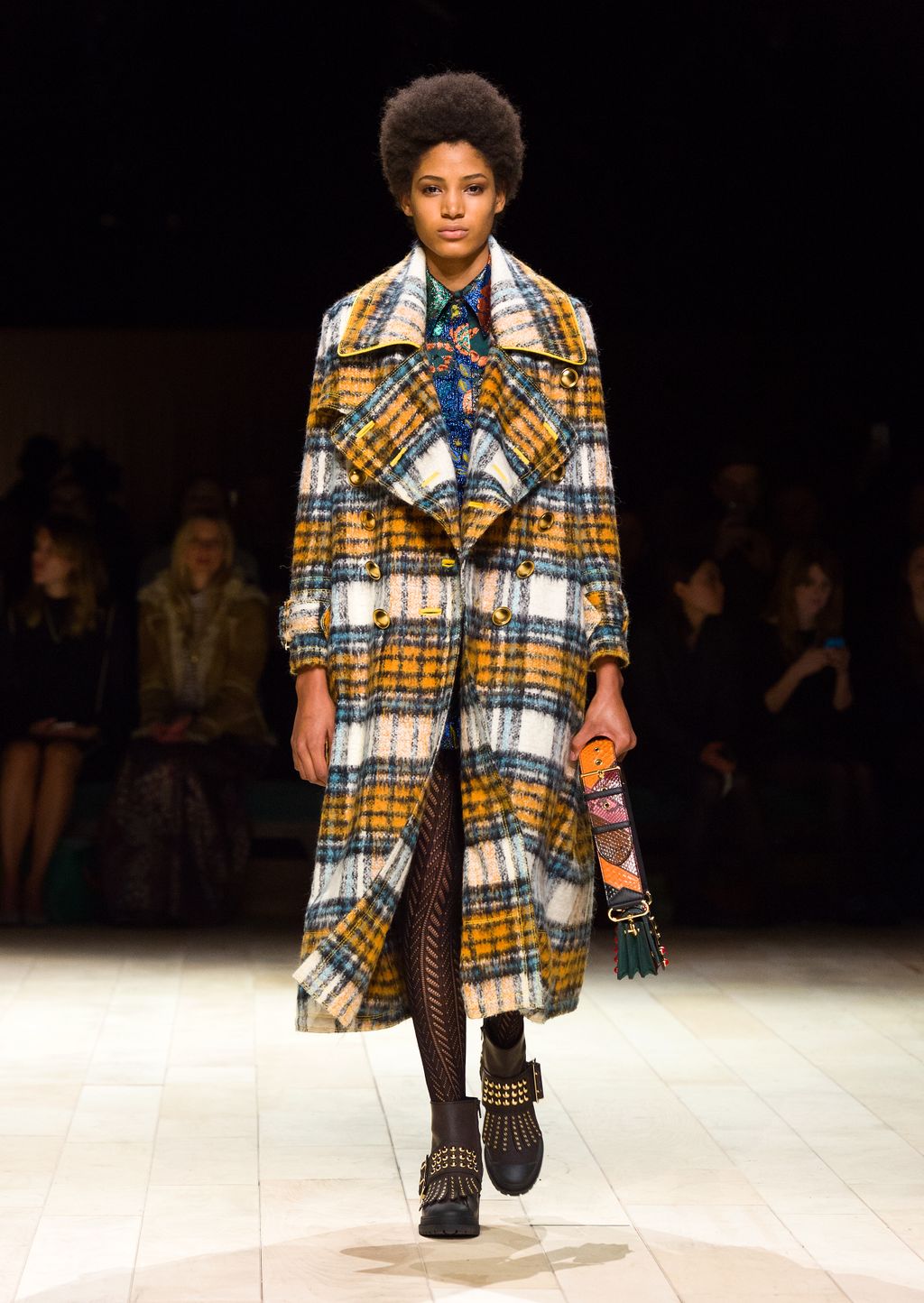 Fashion Week London Fall/Winter 2016 look 138 from the Burberry collection womenswear