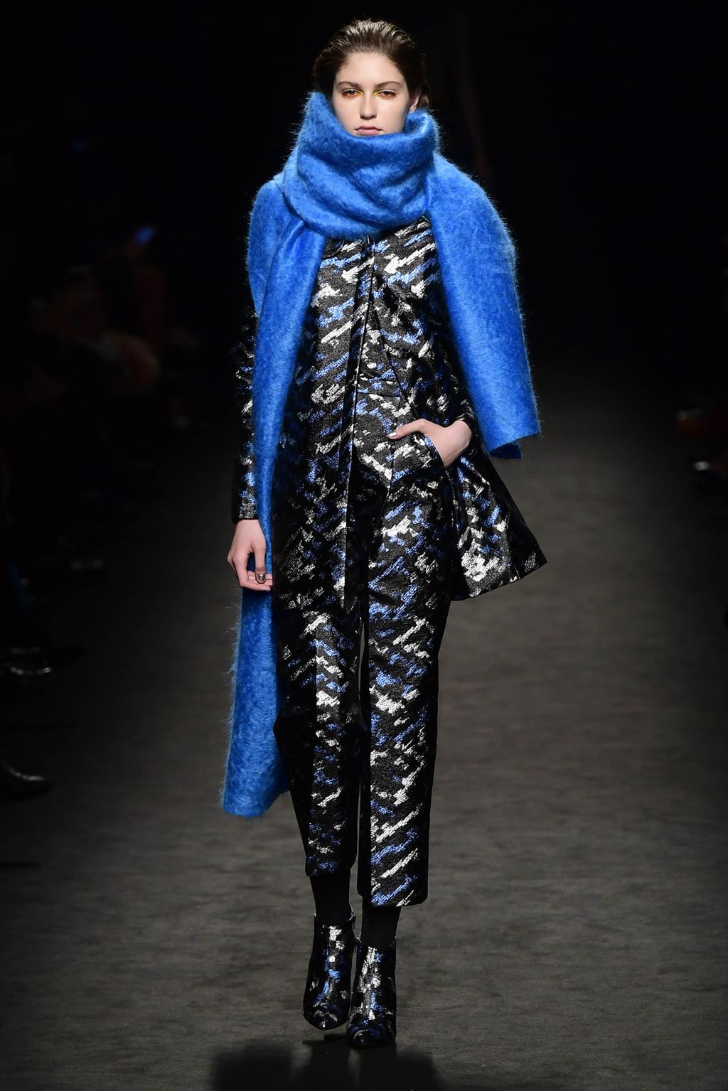 Fashion Week Milan Fall/Winter 2017 look 17 from the Byblos Milano collection 女装