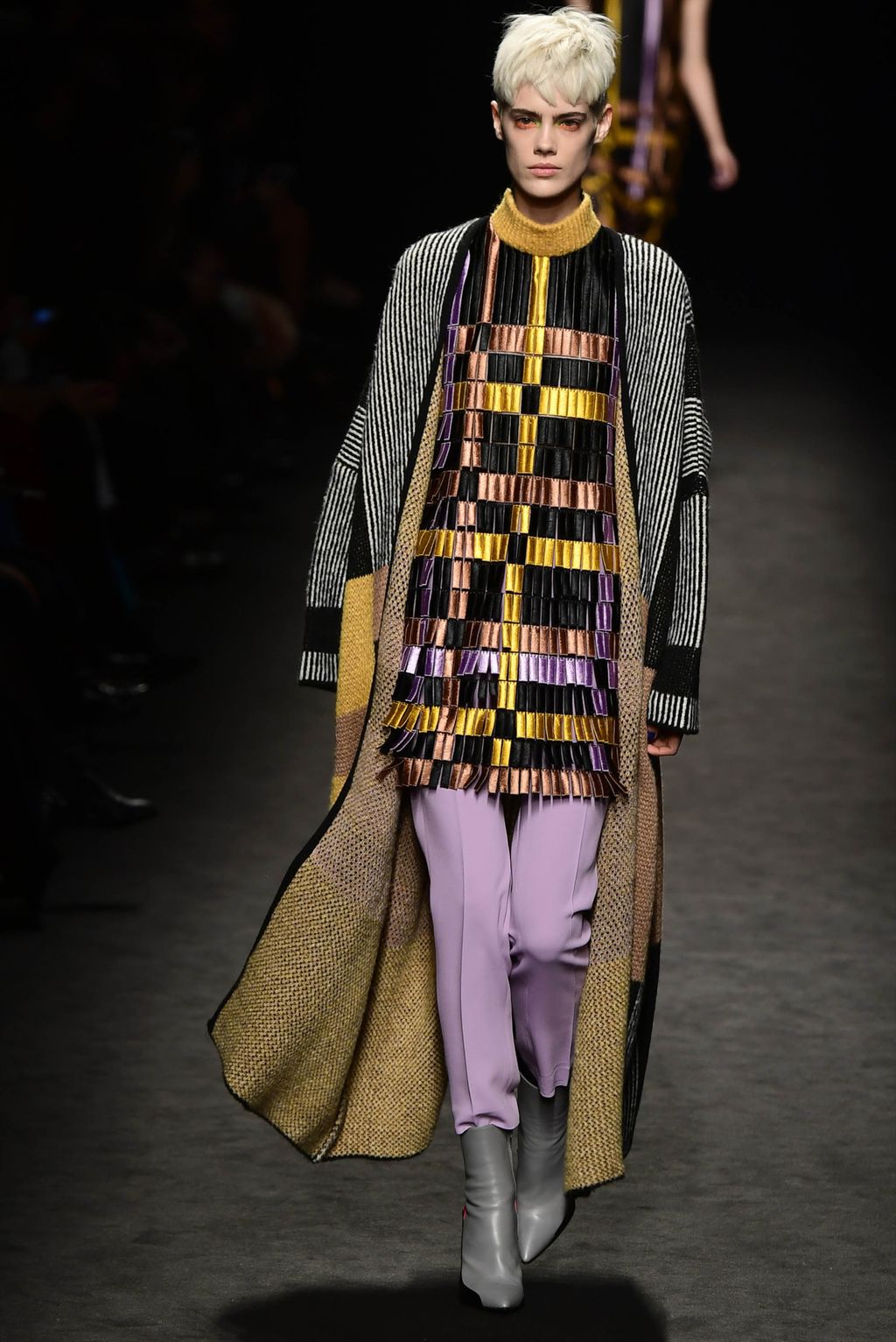 Fashion Week Milan Fall/Winter 2017 look 19 from the Byblos Milano collection 女装