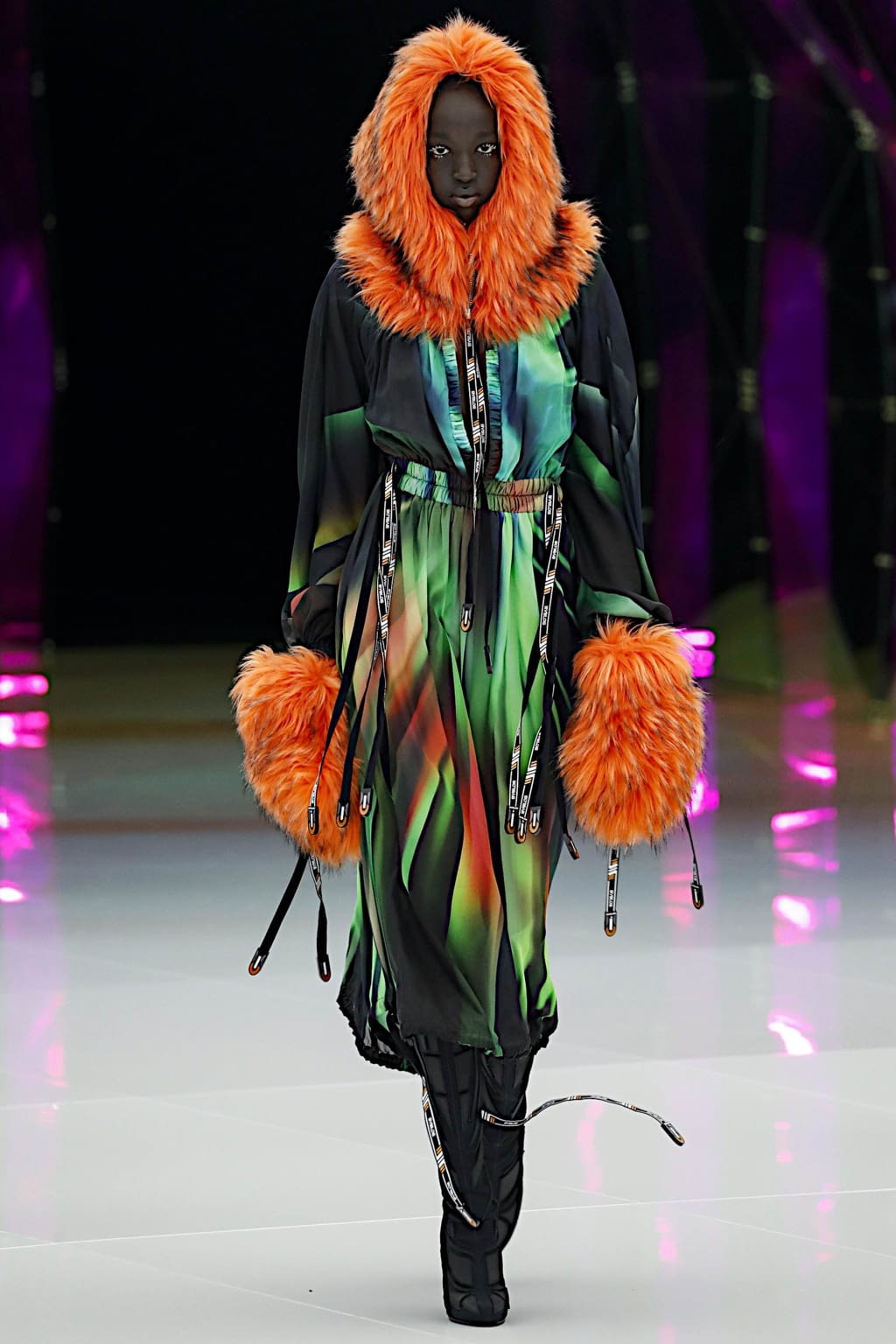 Fashion Week Milan Fall/Winter 2019 look 4 from the Byblos Milano collection 女装