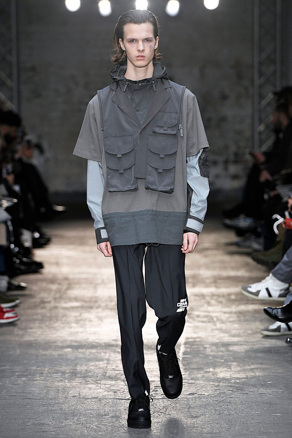Fashion Week London Fall/Winter 2019 look 6 from the C2H4 collection 男装