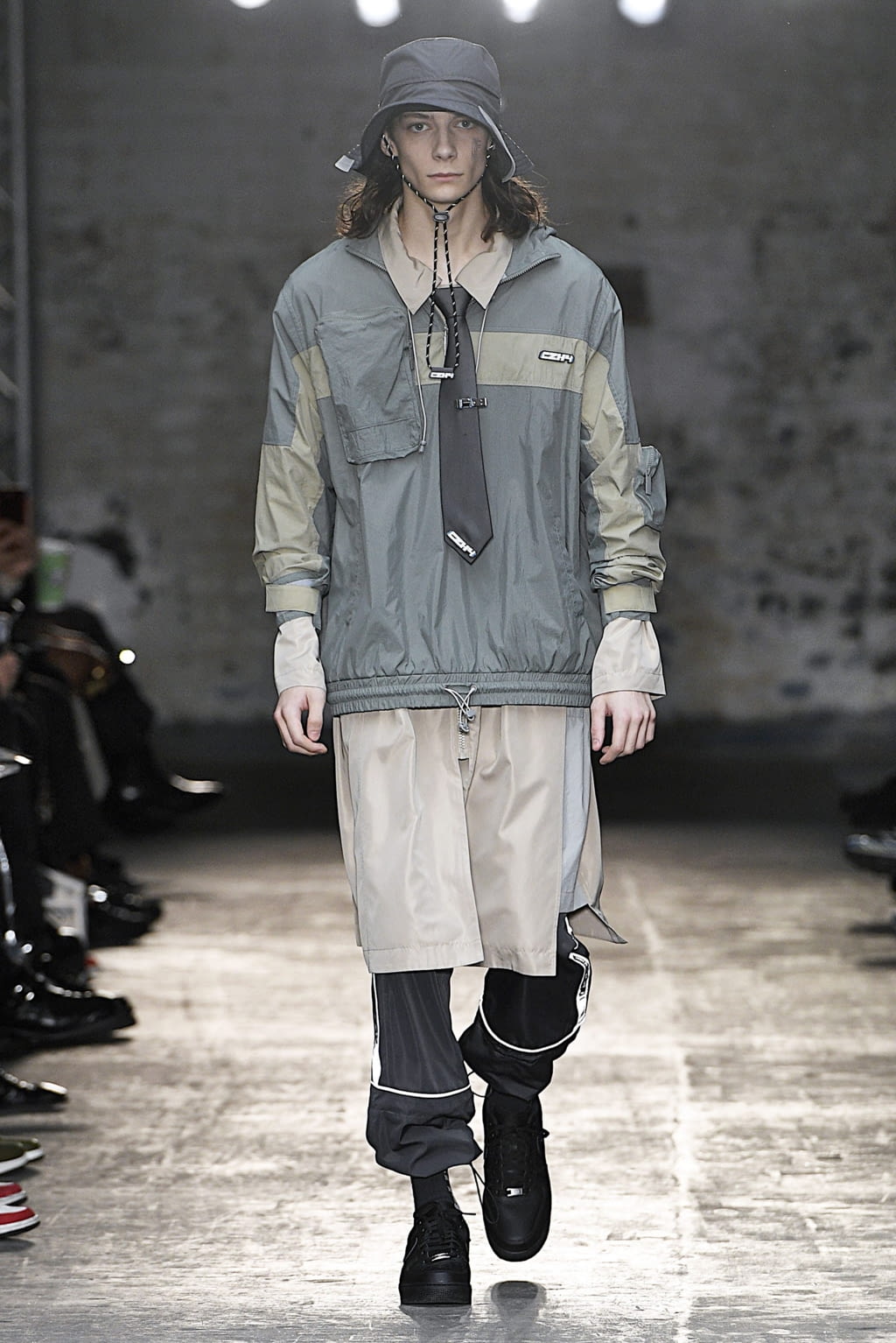 Fashion Week London Fall/Winter 2019 look 8 from the C2H4 collection menswear