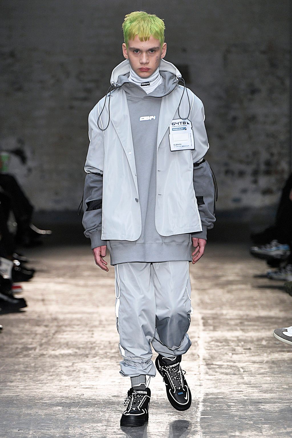 Fashion Week London Fall/Winter 2019 look 18 from the C2H4 collection menswear
