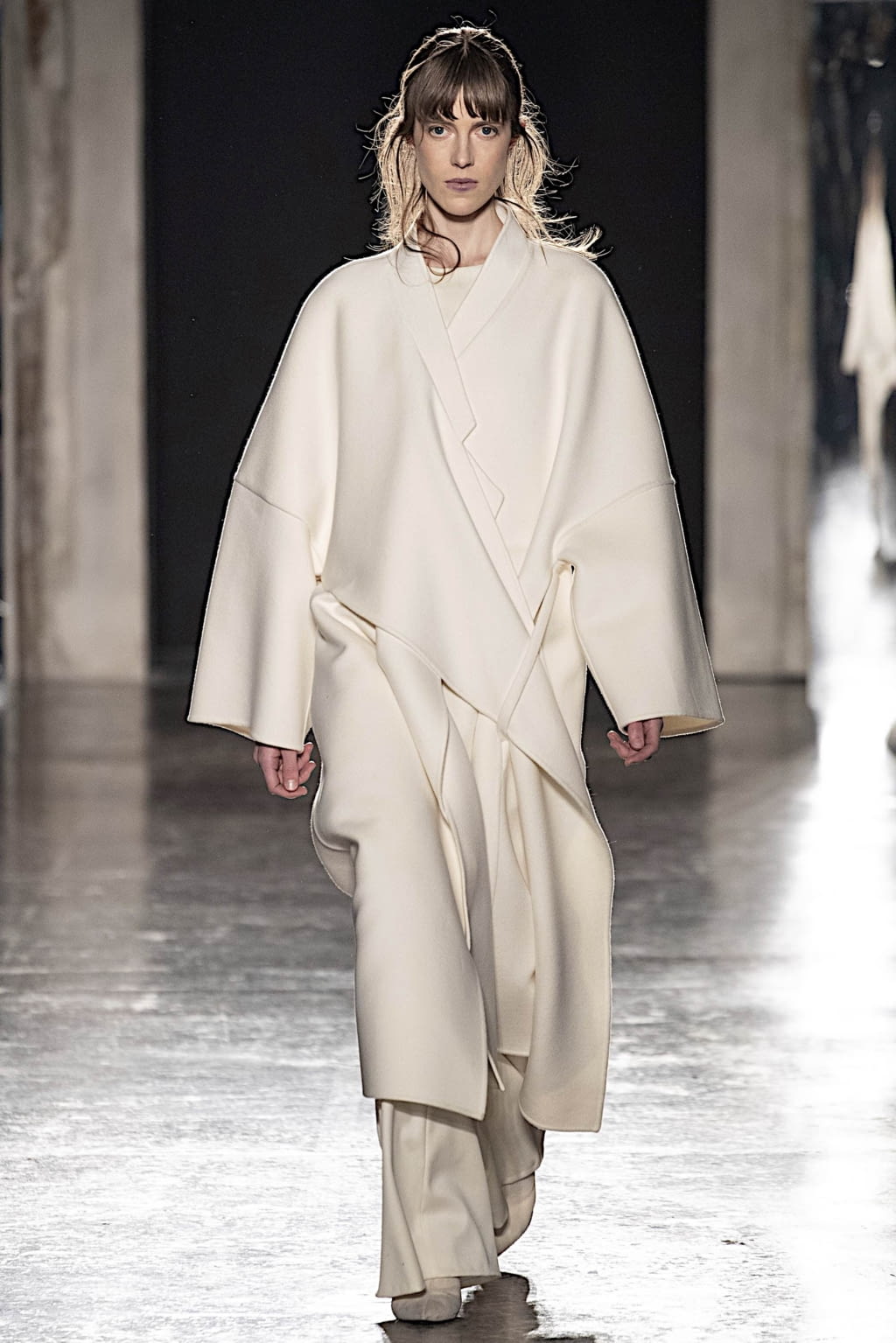 Fashion Week Milan Fall/Winter 2019 look 1 de la collection Calcaterra womenswear