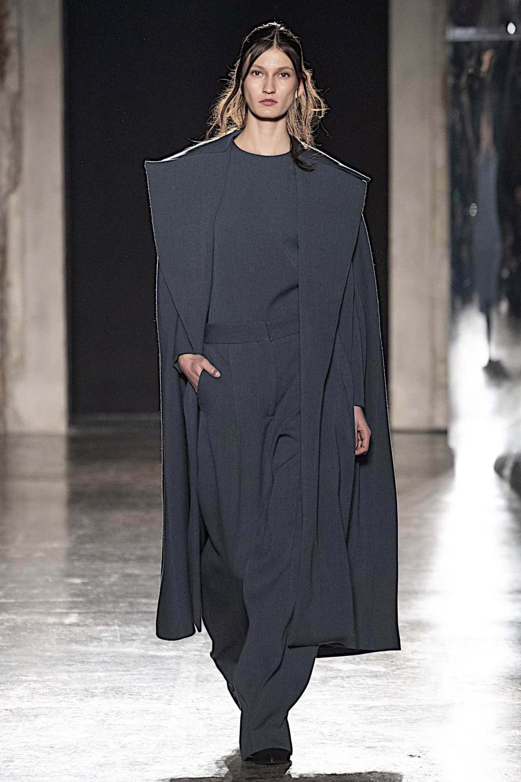Fashion Week Milan Fall/Winter 2019 look 18 de la collection Calcaterra womenswear