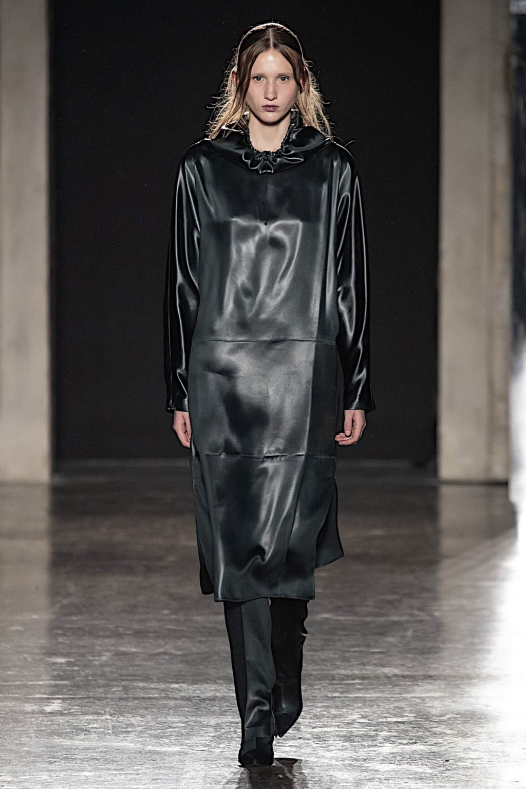 Fashion Week Milan Fall/Winter 2019 look 27 from the Calcaterra collection womenswear