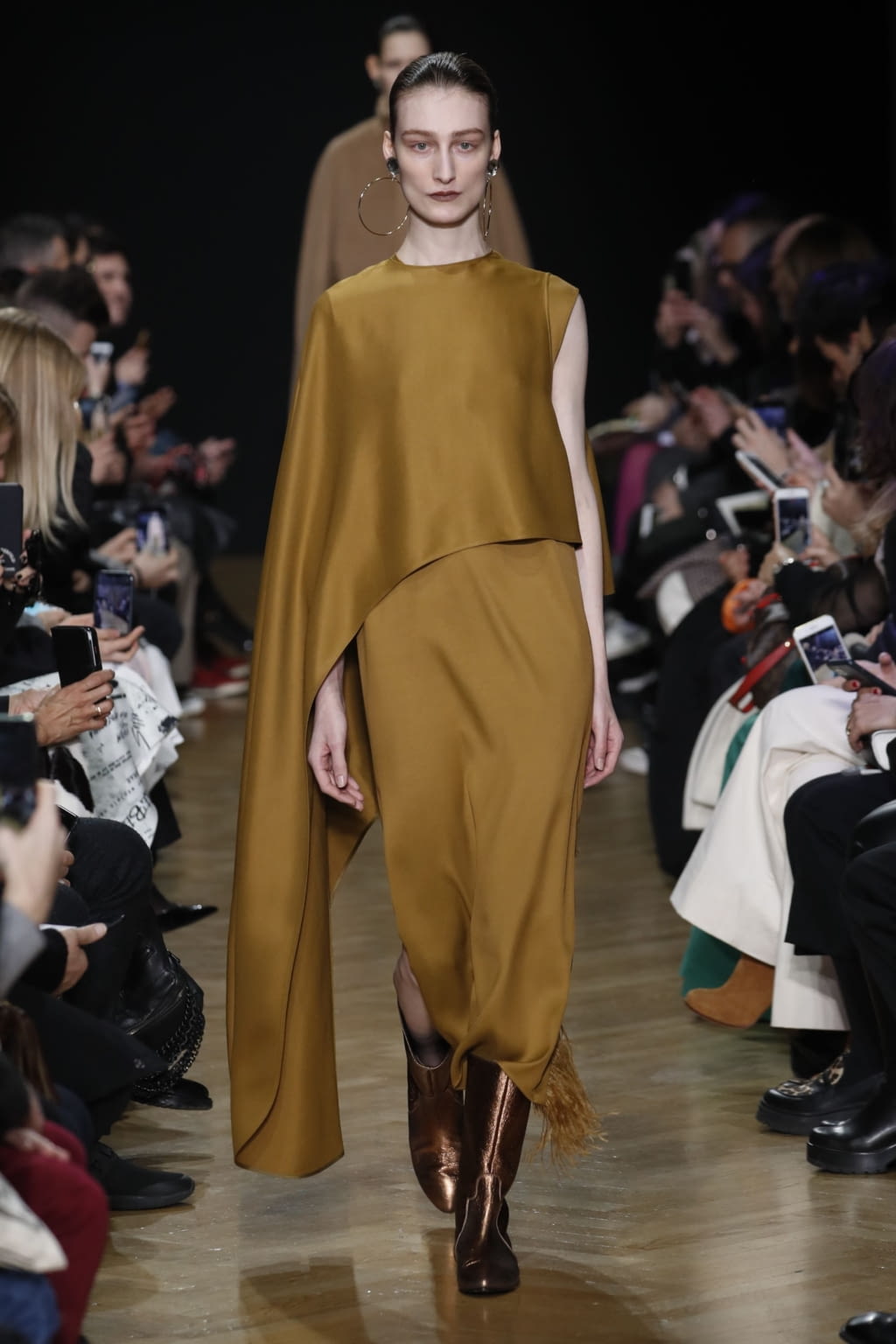 Fashion Week Milan Fall/Winter 2020 look 5 from the Calcaterra collection womenswear