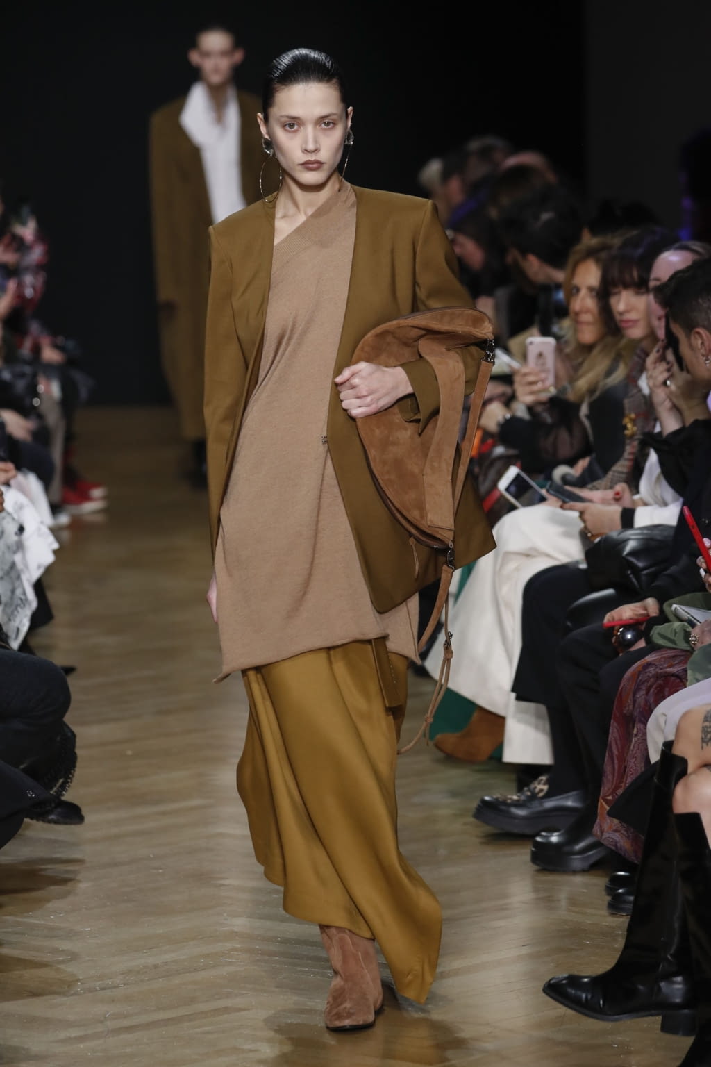 Fashion Week Milan Fall/Winter 2020 look 11 from the Calcaterra collection womenswear
