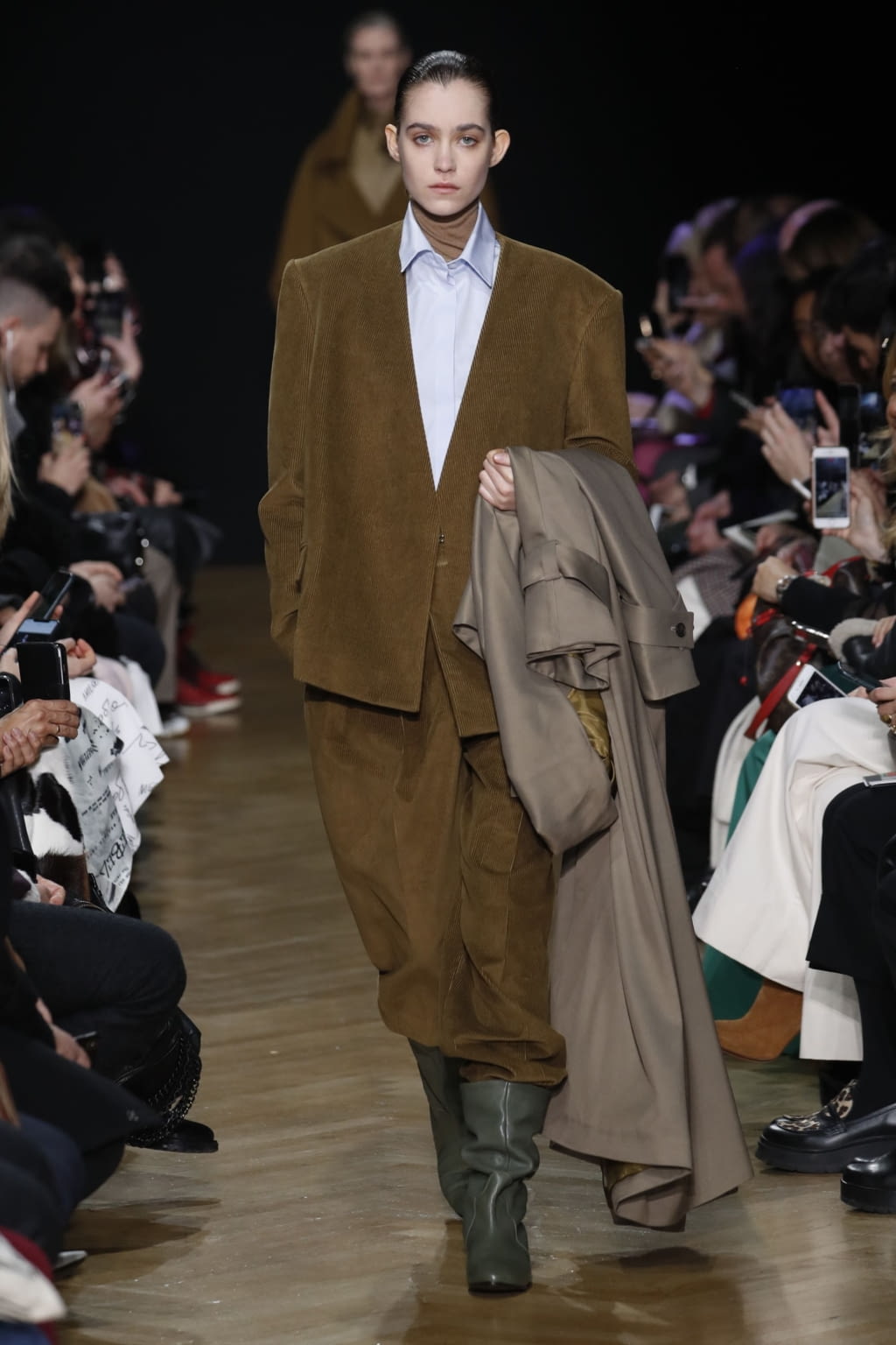 Fashion Week Milan Fall/Winter 2020 look 14 from the Calcaterra collection womenswear
