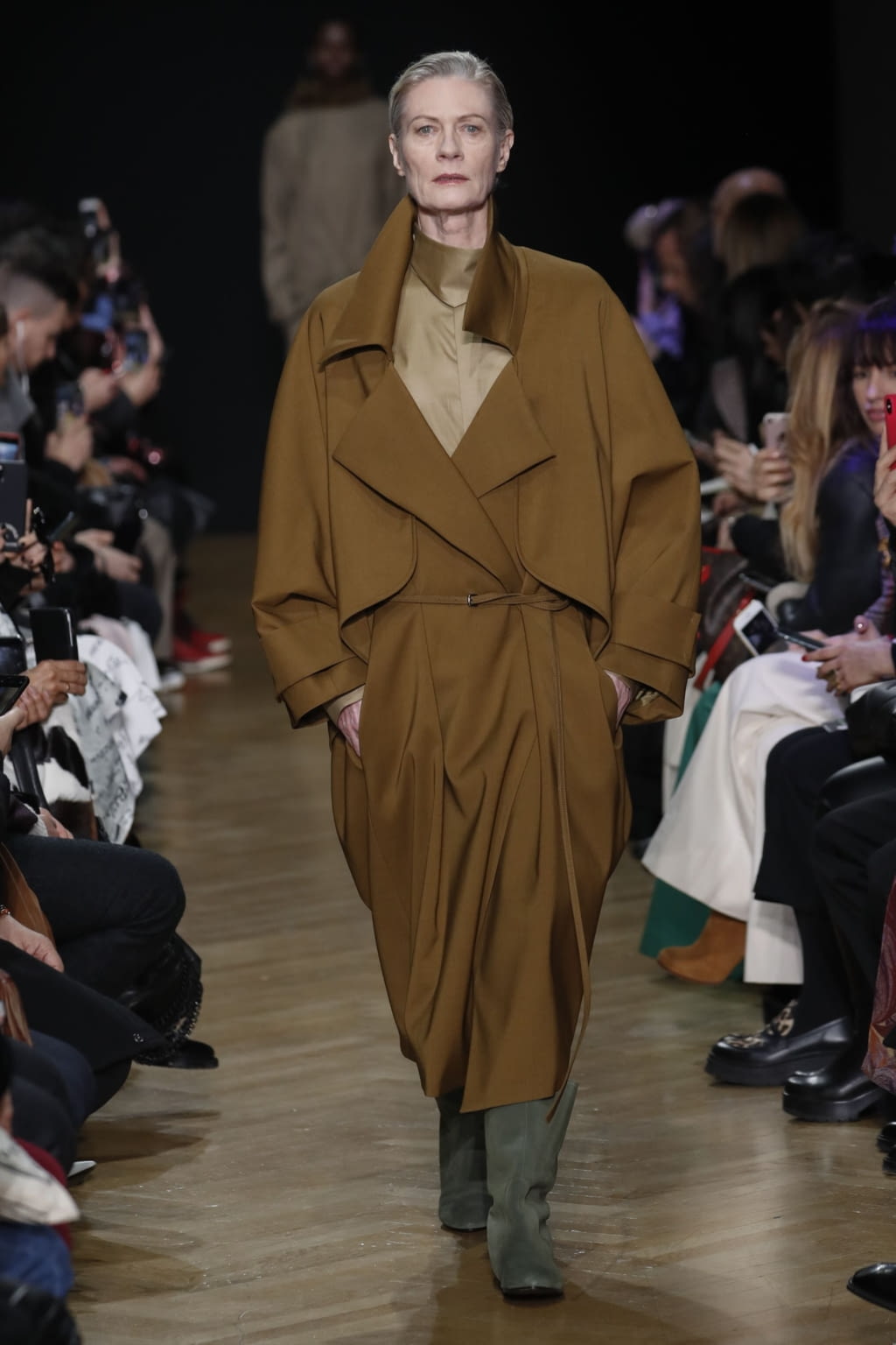 Fashion Week Milan Fall/Winter 2020 look 15 de la collection Calcaterra womenswear