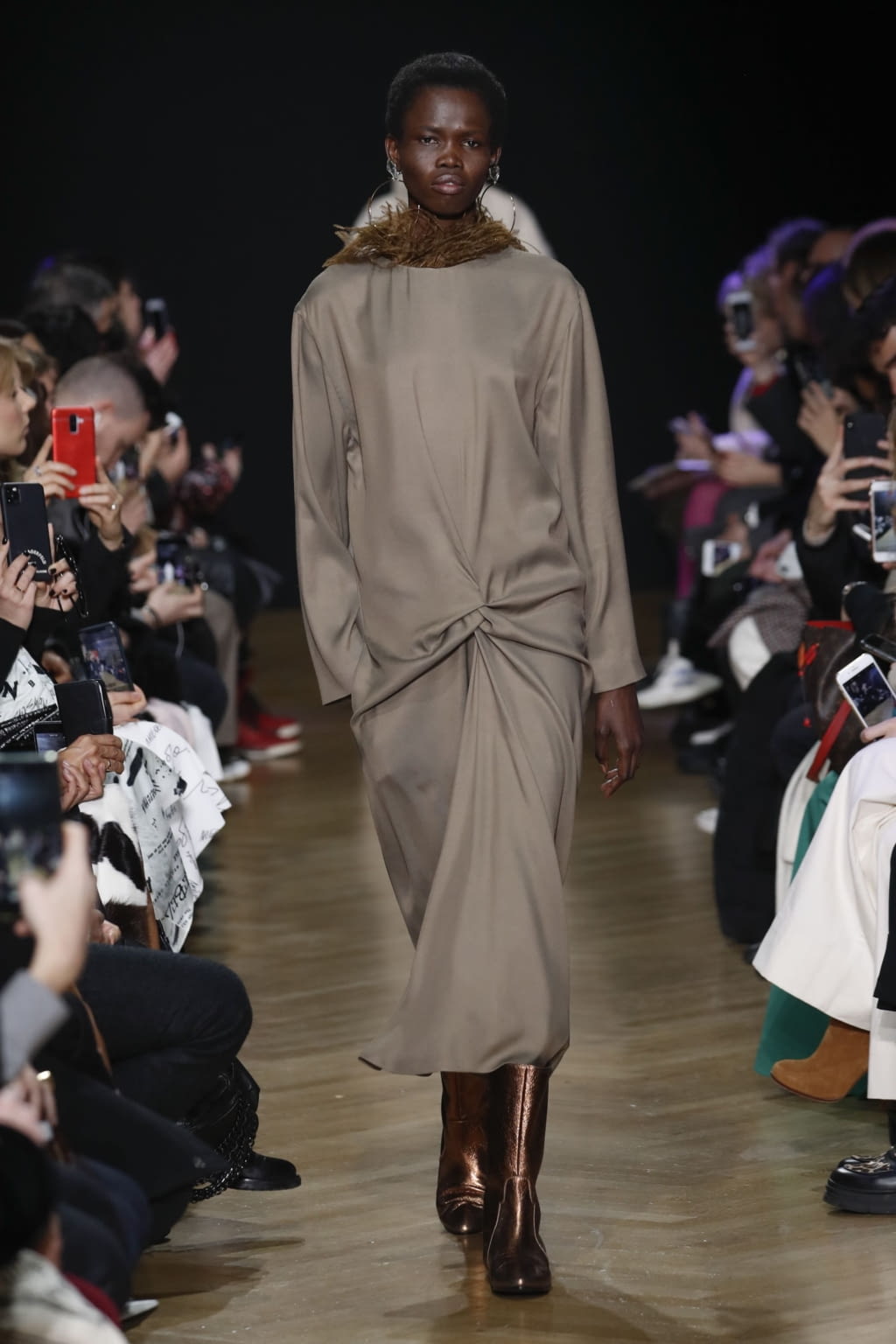 Fashion Week Milan Fall/Winter 2020 look 16 from the Calcaterra collection womenswear