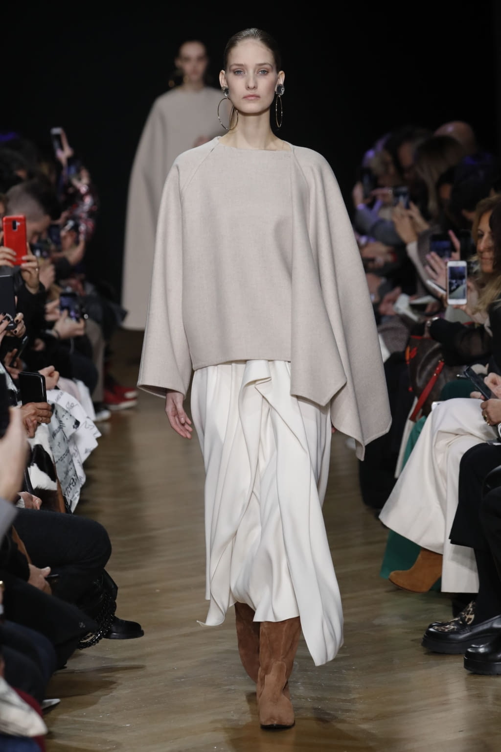 Fashion Week Milan Fall/Winter 2020 look 18 from the Calcaterra collection womenswear