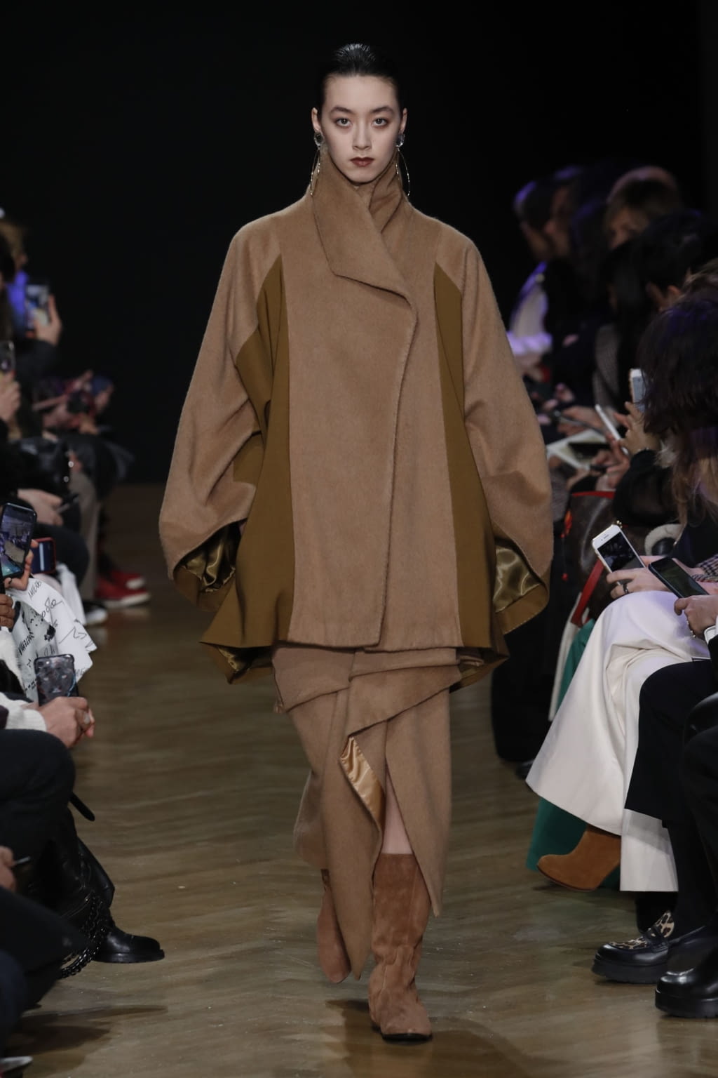 Fashion Week Milan Fall/Winter 2020 look 24 de la collection Calcaterra womenswear