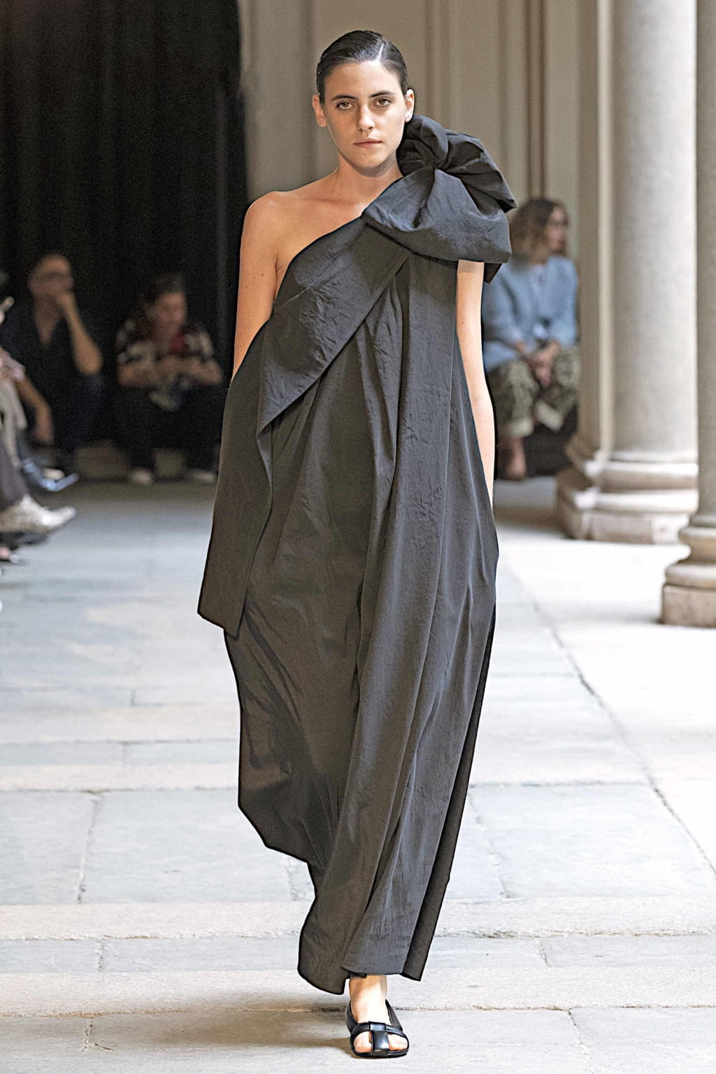 Fashion Week Milan Spring/Summer 2020 look 14 de la collection Calcaterra womenswear