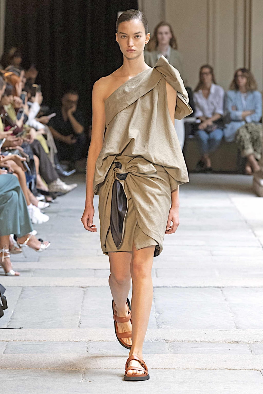 Fashion Week Milan Spring/Summer 2020 look 21 from the Calcaterra collection womenswear