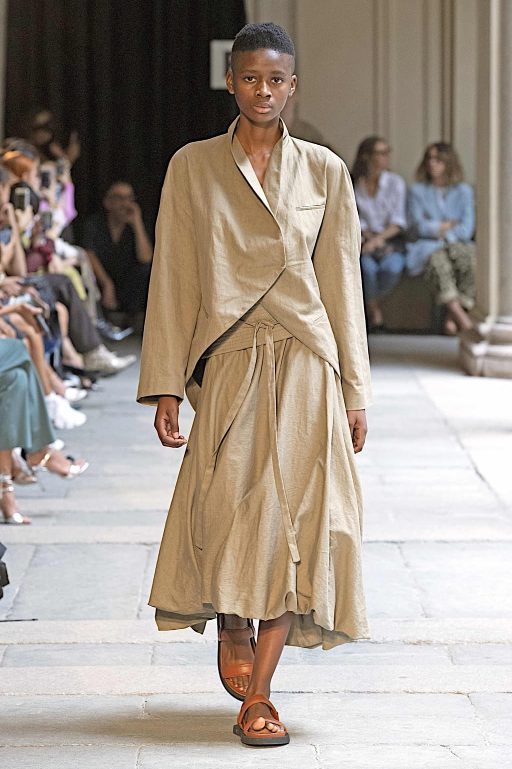 Fashion Week Milan Spring/Summer 2020 look 24 from the Calcaterra collection 女装