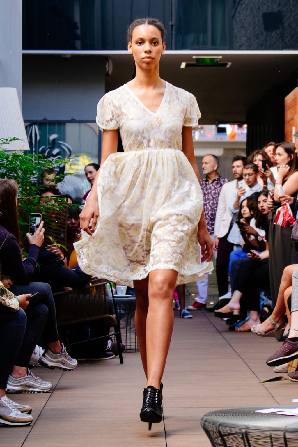 Fashion Week Paris Spring/Summer 2018 look 31 de la collection Cameron Kham womenswear