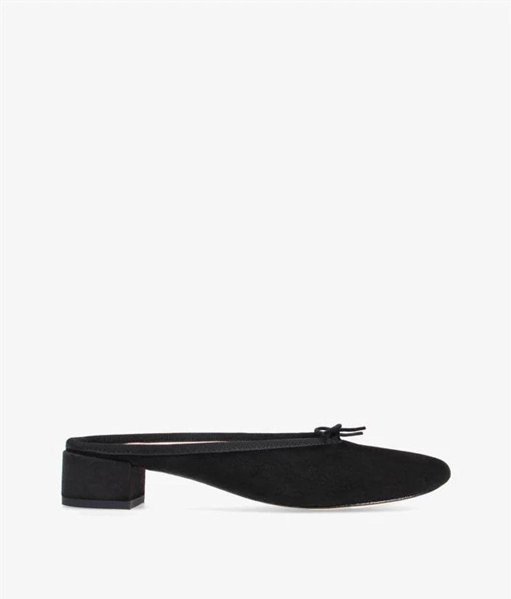 Fashion Week Paris Spring/Summer 2025 look 177 from the Repetto collection womenswear accessories