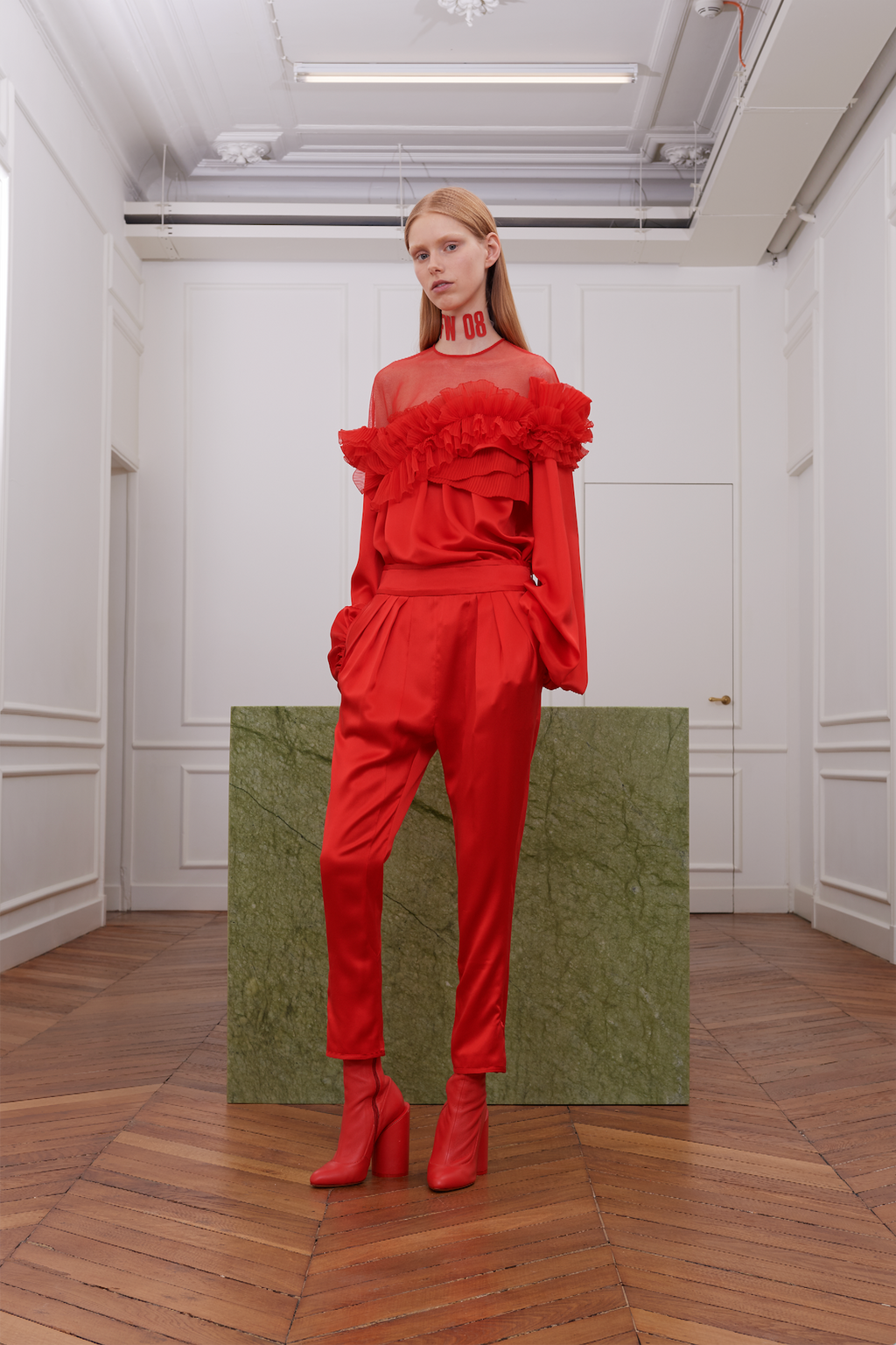 Fashion Week Paris Fall/Winter 2017 look 6 de la collection Givenchy womenswear