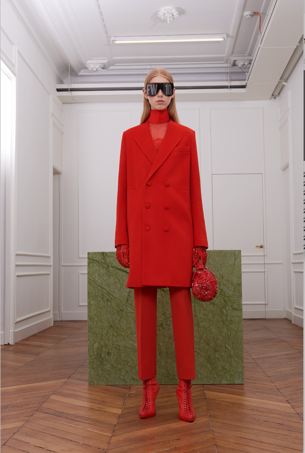 Fashion Week Paris Fall/Winter 2017 look 18 de la collection Givenchy womenswear